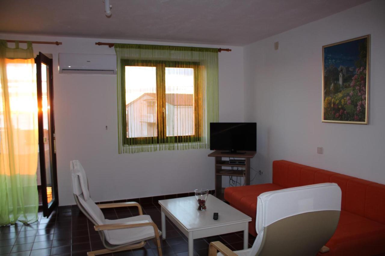 Apartments Baka Jelka Mandre Extérieur photo